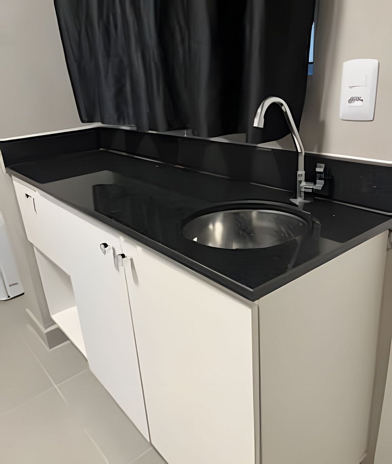 #115 Suíte cama casal e solteiro c/ vaga - Centro