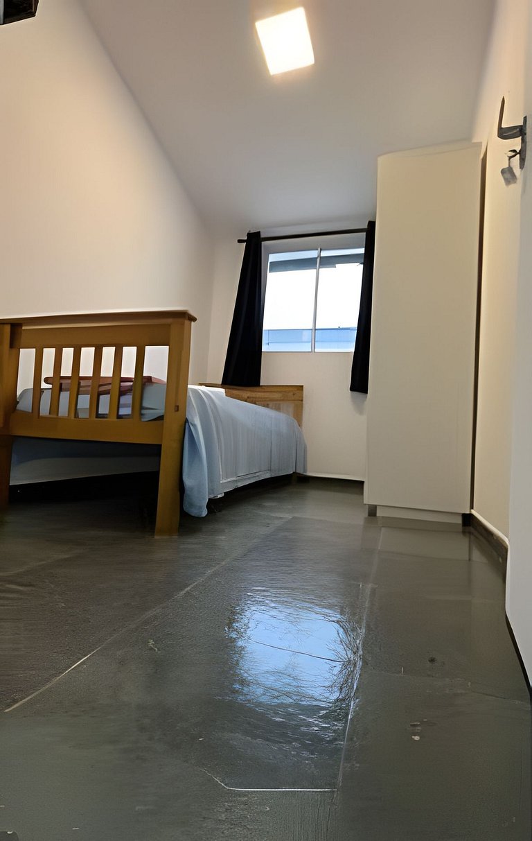 #143 Quarto Individual Compacto na região central