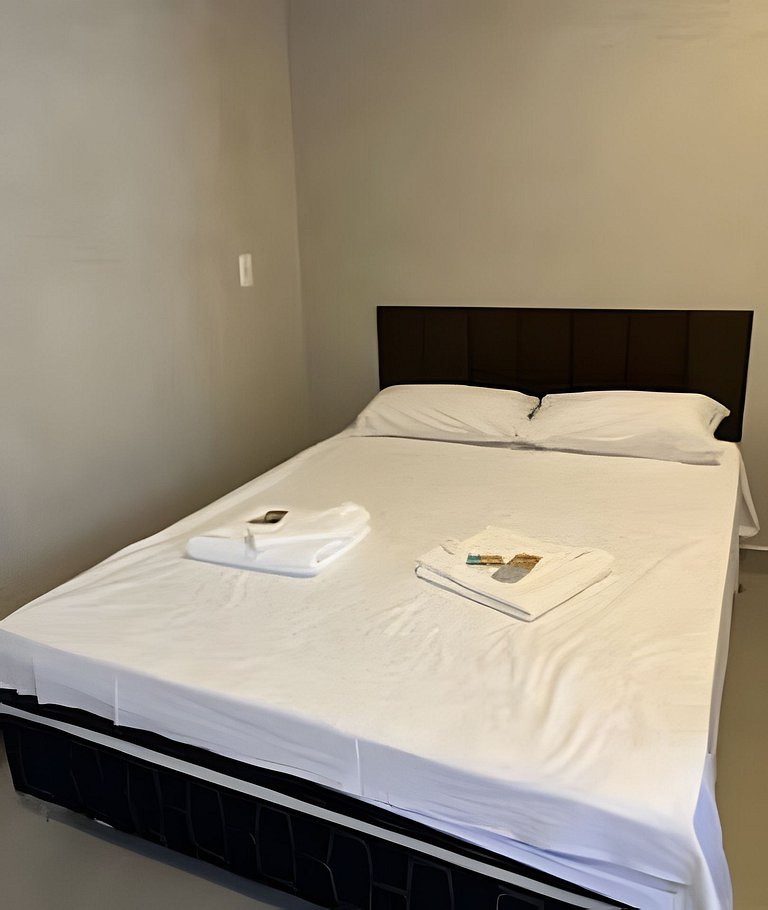 #114 Suíte Bronze Moderno c/ vaga • Centro