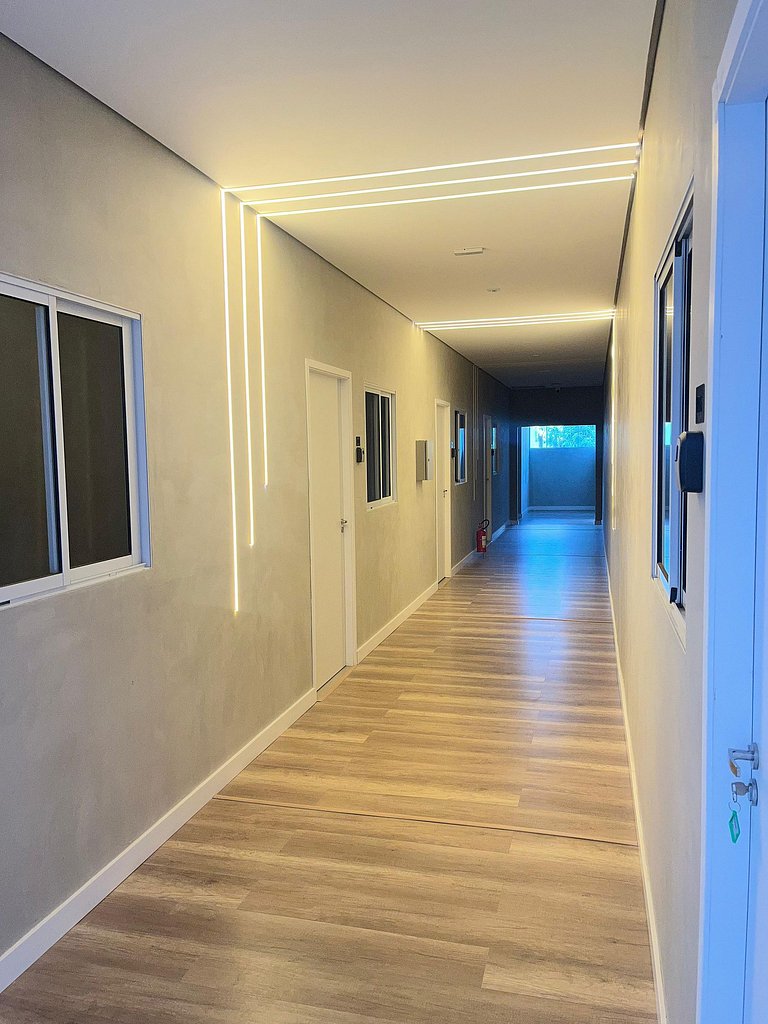 #117 Suíte Inox Aconchegante c/Vaga • Centro