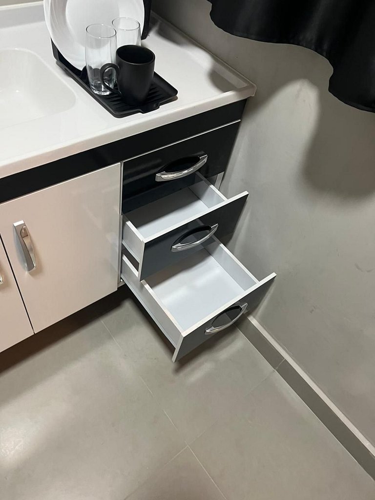 #106 Suíte Aço Negro • Loft Moderno e Industrial