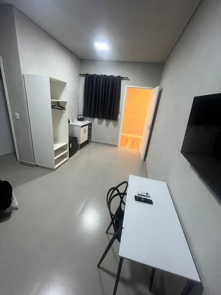 #106 Suíte Aço Negro • Loft Moderno e Industrial