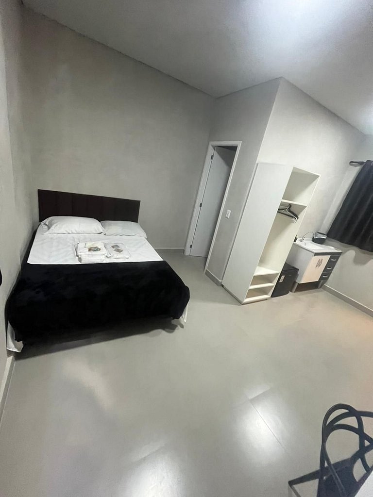 #106 Suíte Aço Negro • Loft Moderno e Industrial