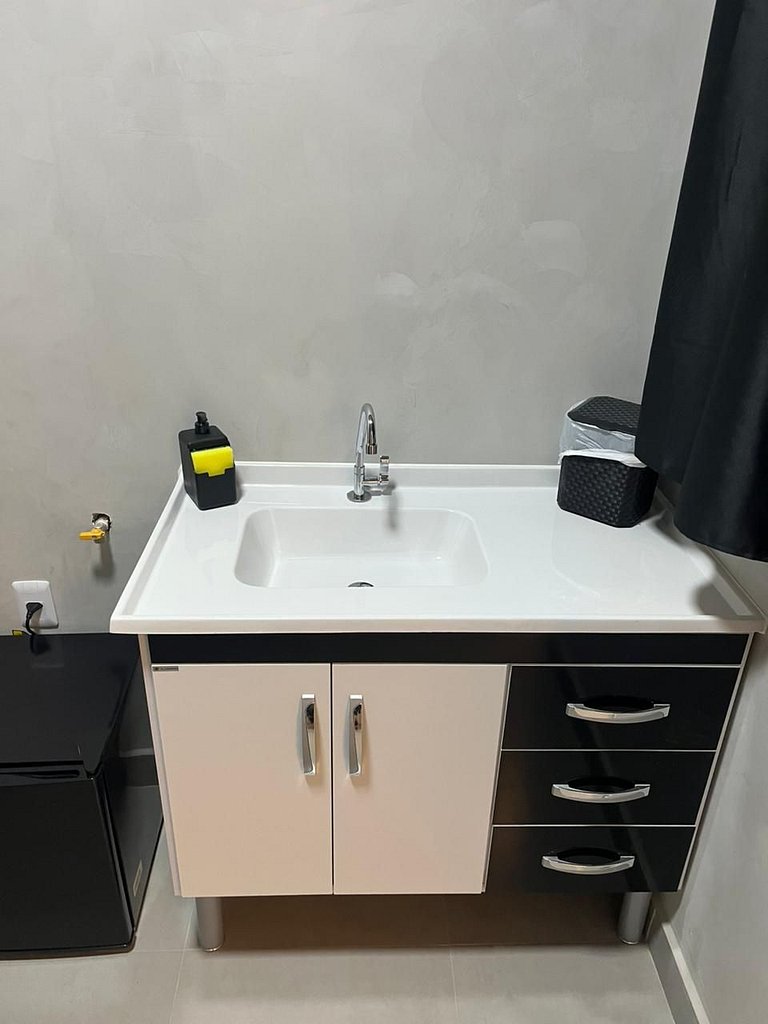 #106 Suíte Aço Negro • Loft Moderno e Industrial