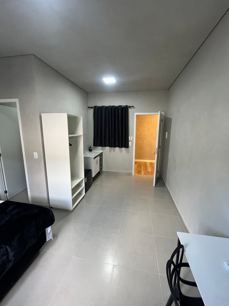 #108 Suíte Basalto Acolhedor c/vaga • Centro