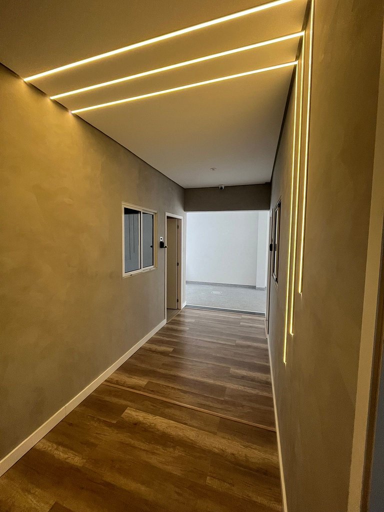 #108 Suíte Basalto Acolhedor c/vaga • Centro