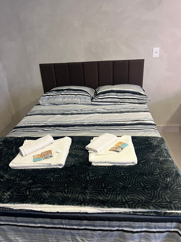 #115 Suíte cama casal e solteiro c/ vaga - Centro