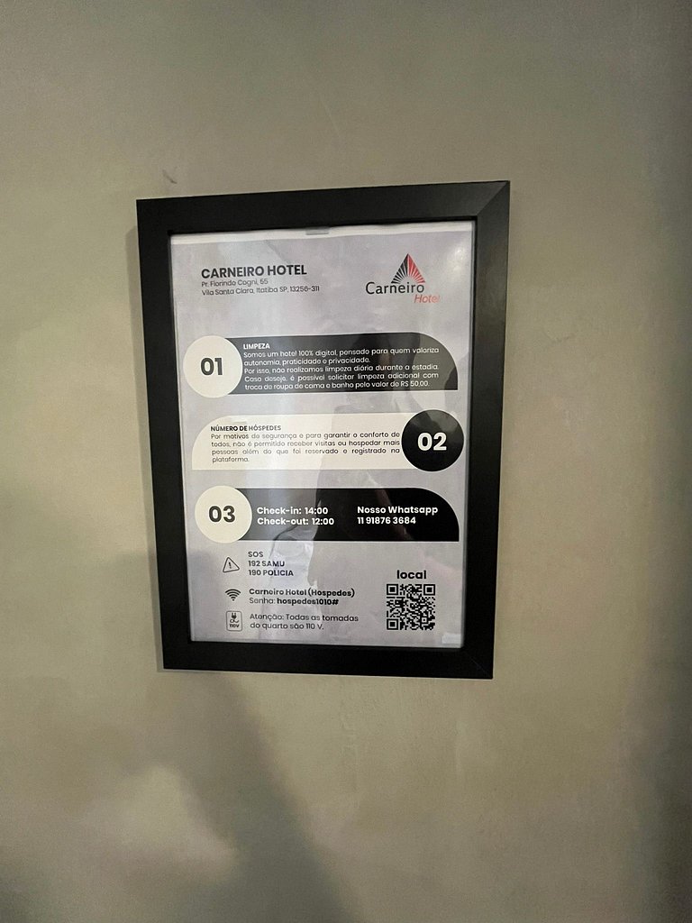 Suíte 115 — Espaçosa com Banheiro Privativo, Wi-Fi