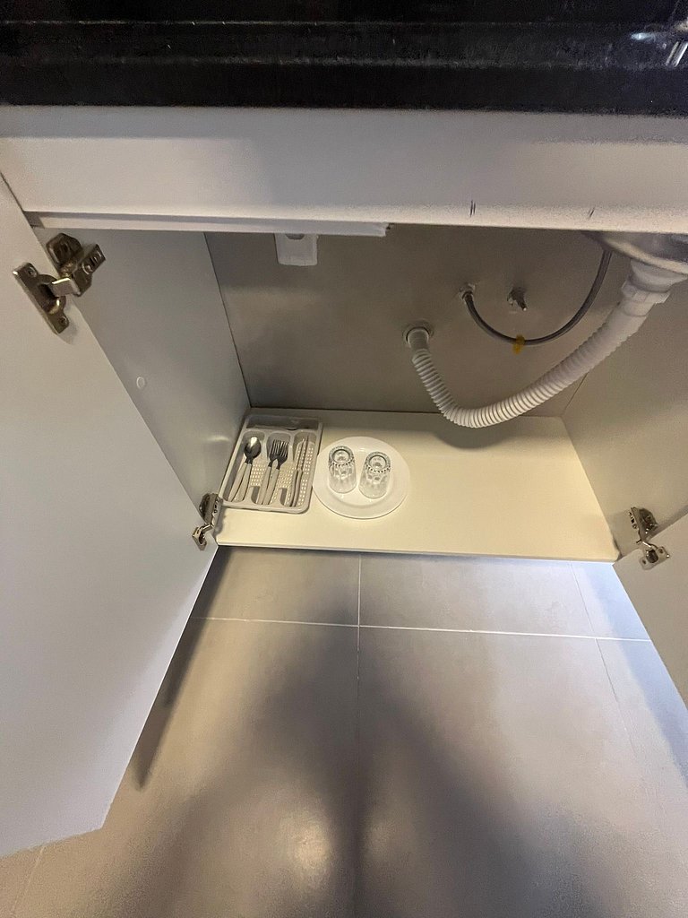 #115 Suíte cama casal e solteiro c/ vaga - Centro