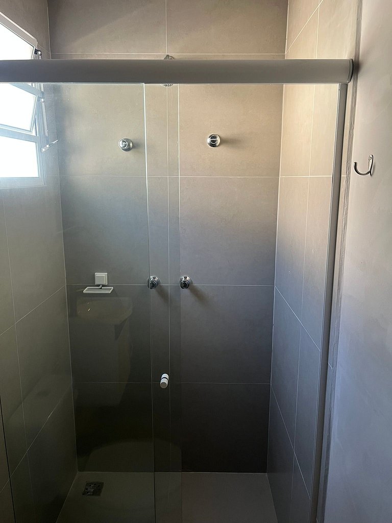 #115 Suíte cama casal e solteiro c/ vaga - Centro