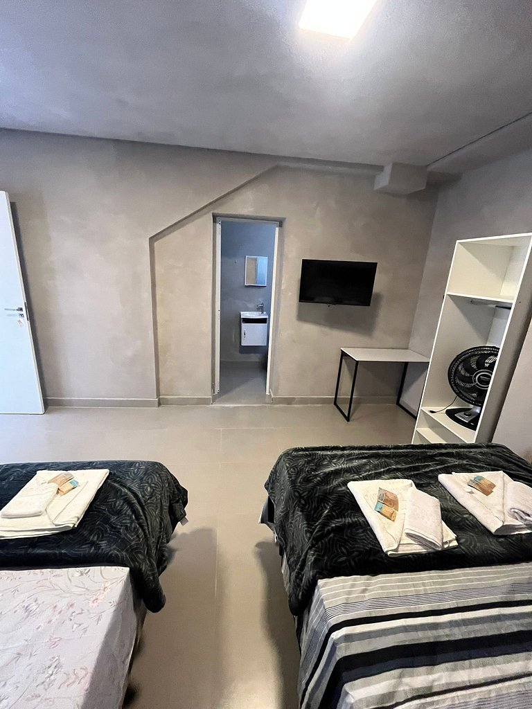 #115 Suíte cama casal e solteiro c/ vaga - Centro