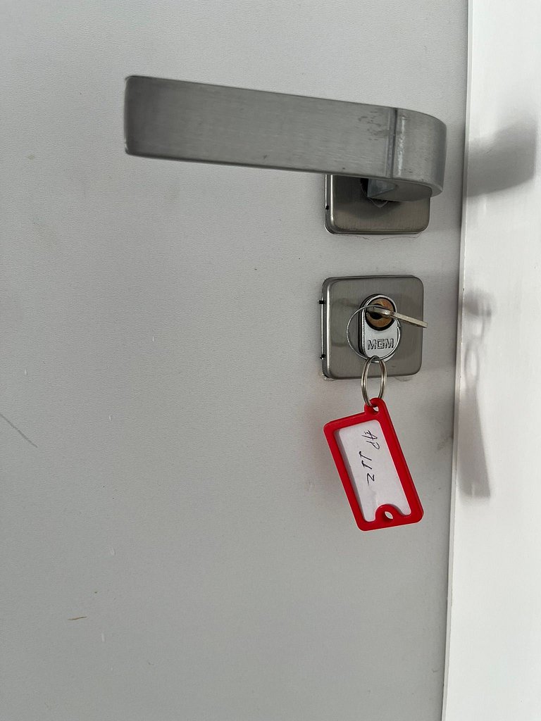 #112 Suíte Mármore Branco c/vaga • Centro