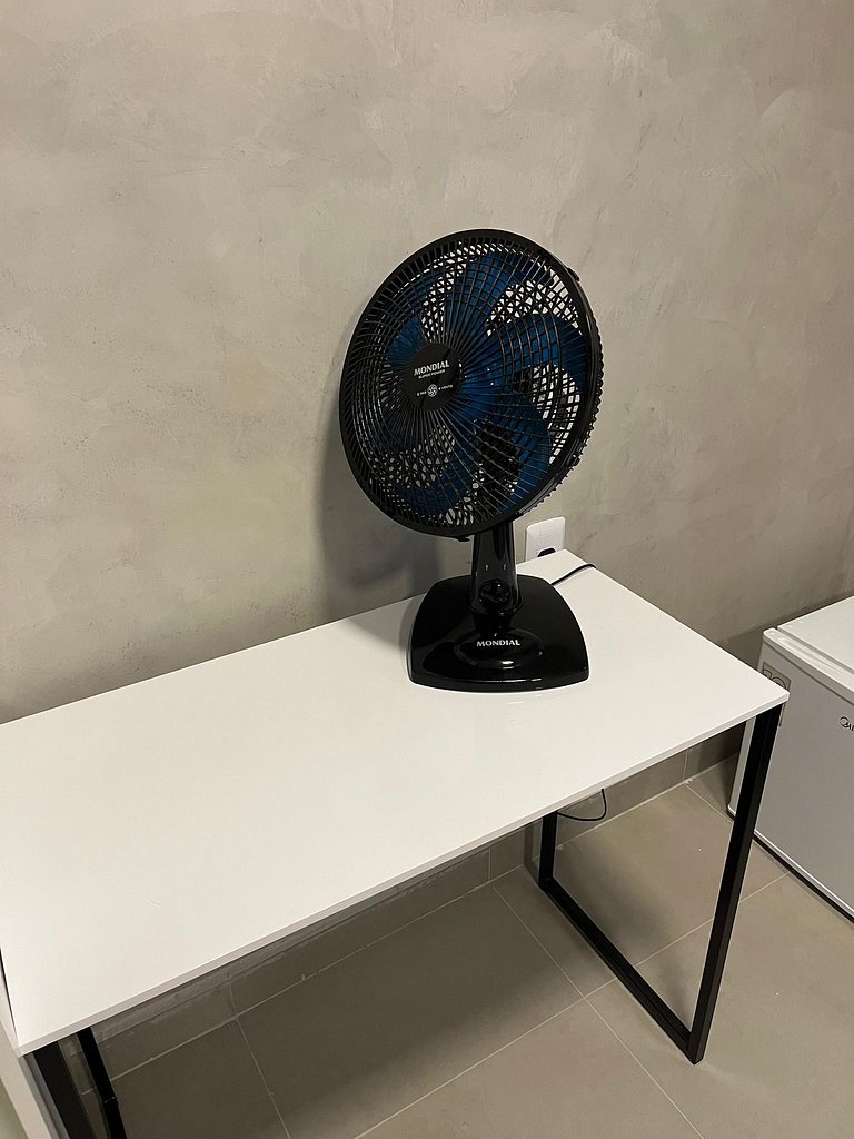 #112 Suíte Mármore Branco c/vaga • Centro