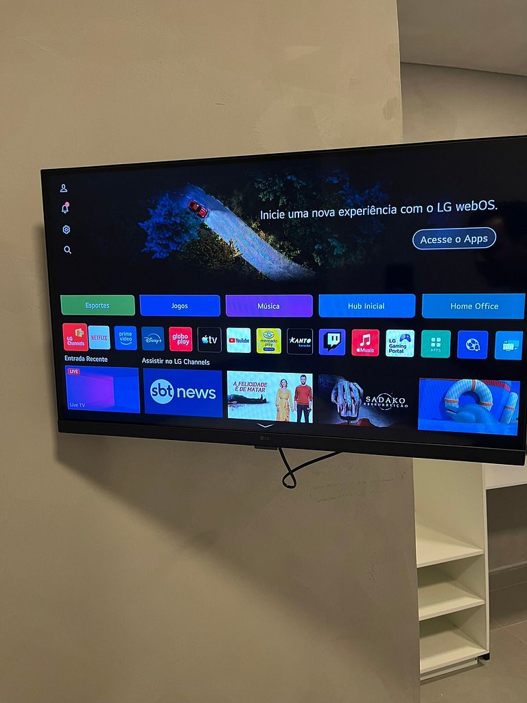 #112 Suíte Mármore Branco c/vaga • Centro