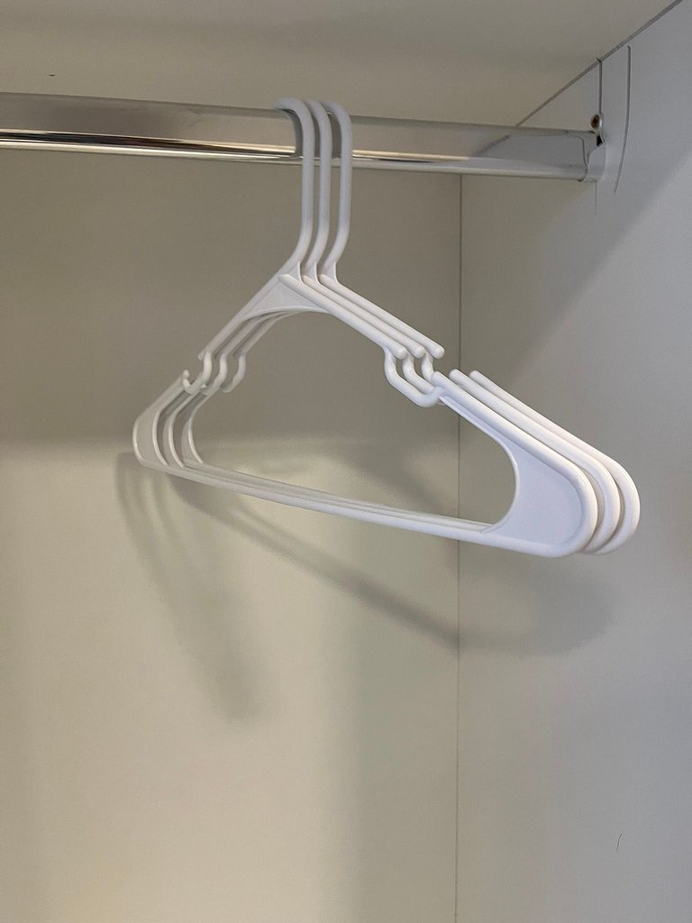 #112 Suíte Mármore Branco c/vaga • Centro