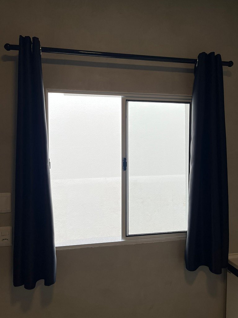 #111 Suíte Cromo Elegante c/Vaga • Centro