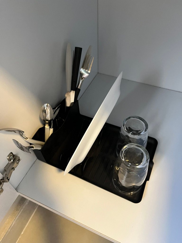 #111 Suíte Cromo Elegante c/Vaga • Centro