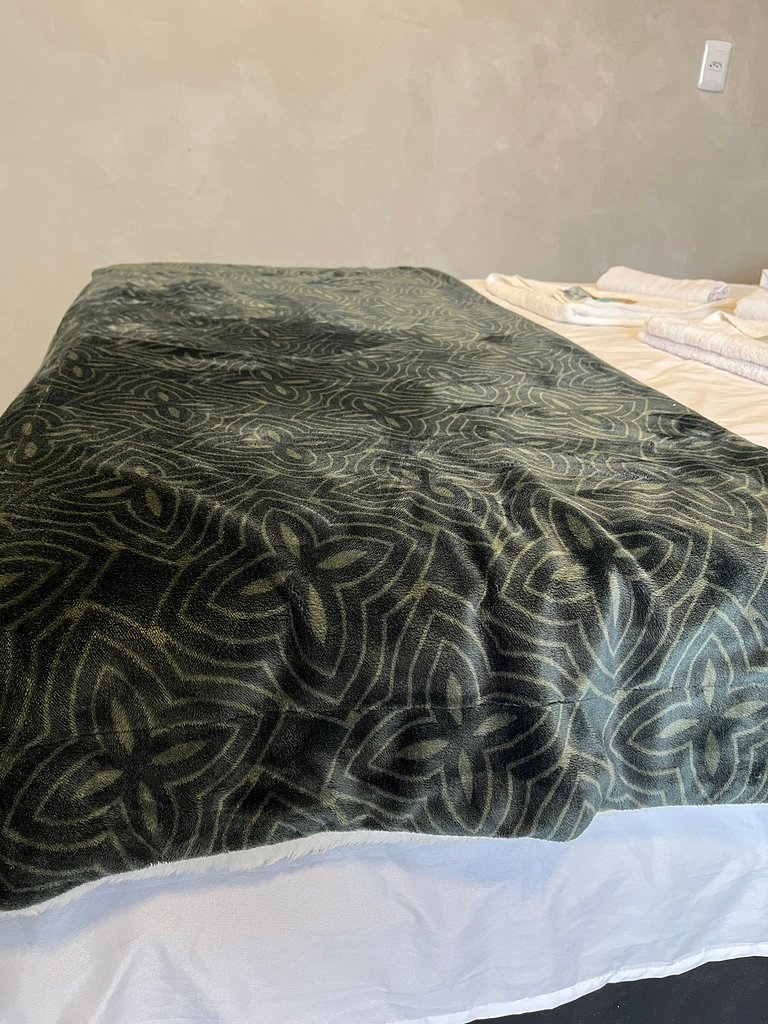 #111 Suíte Cromo Elegante c/Vaga • Centro