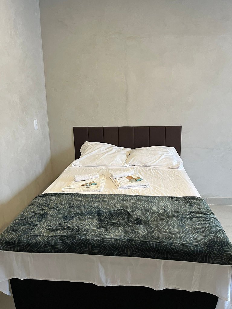 #111 Suíte Cromo Elegante c/Vaga • Centro