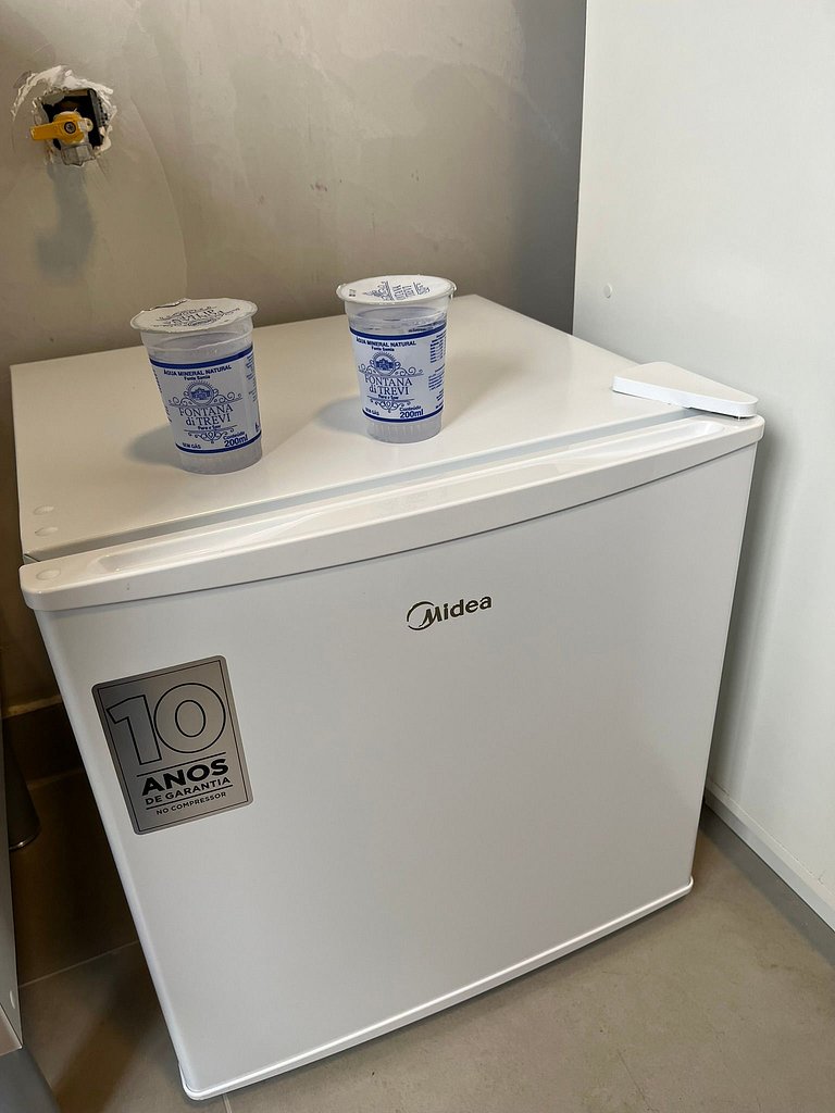 #111 Suíte Cromo Elegante c/Vaga • Centro