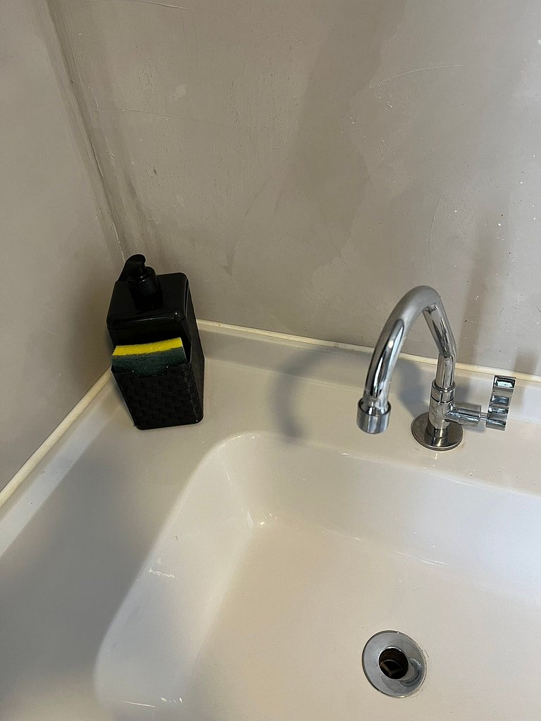 #111 Suíte Cromo Elegante c/Vaga • Centro