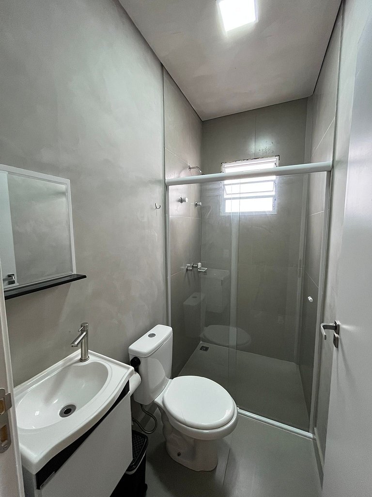 #111 Suíte Cromo Elegante c/Vaga • Centro