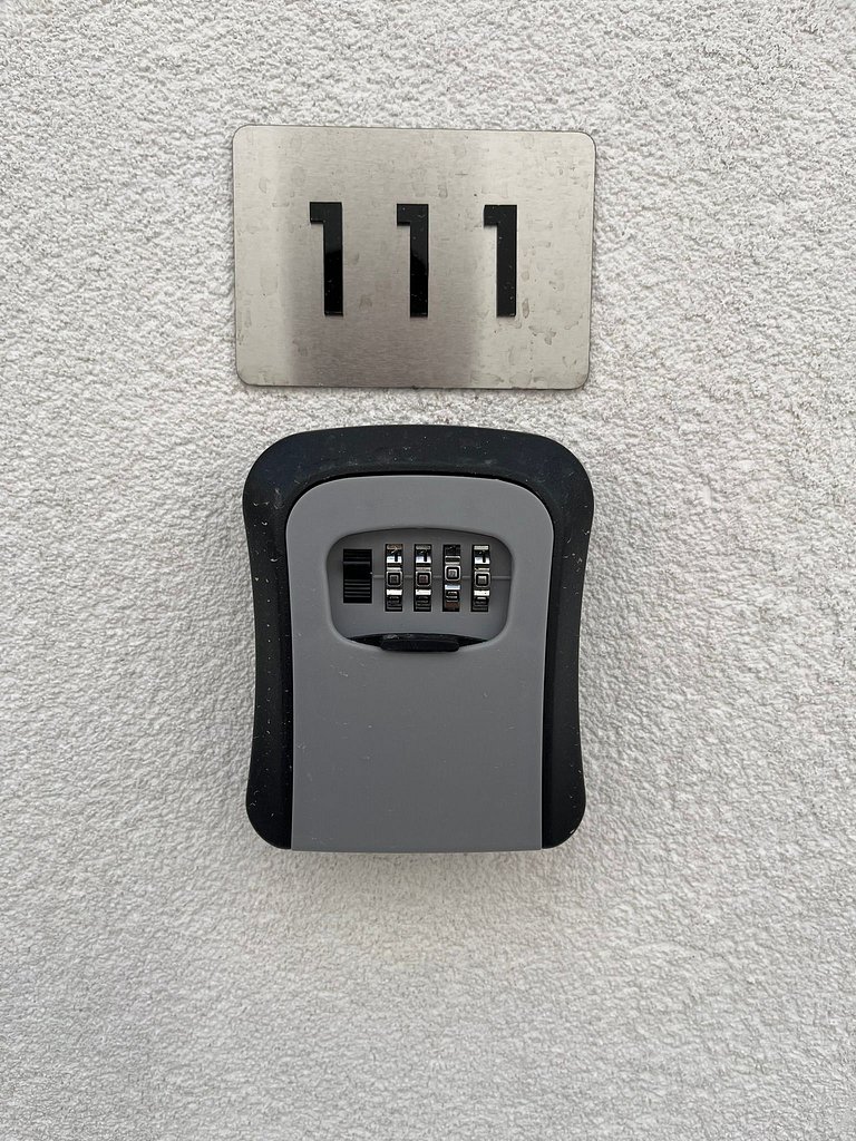 #111 Suíte Cromo Elegante c/Vaga • Centro