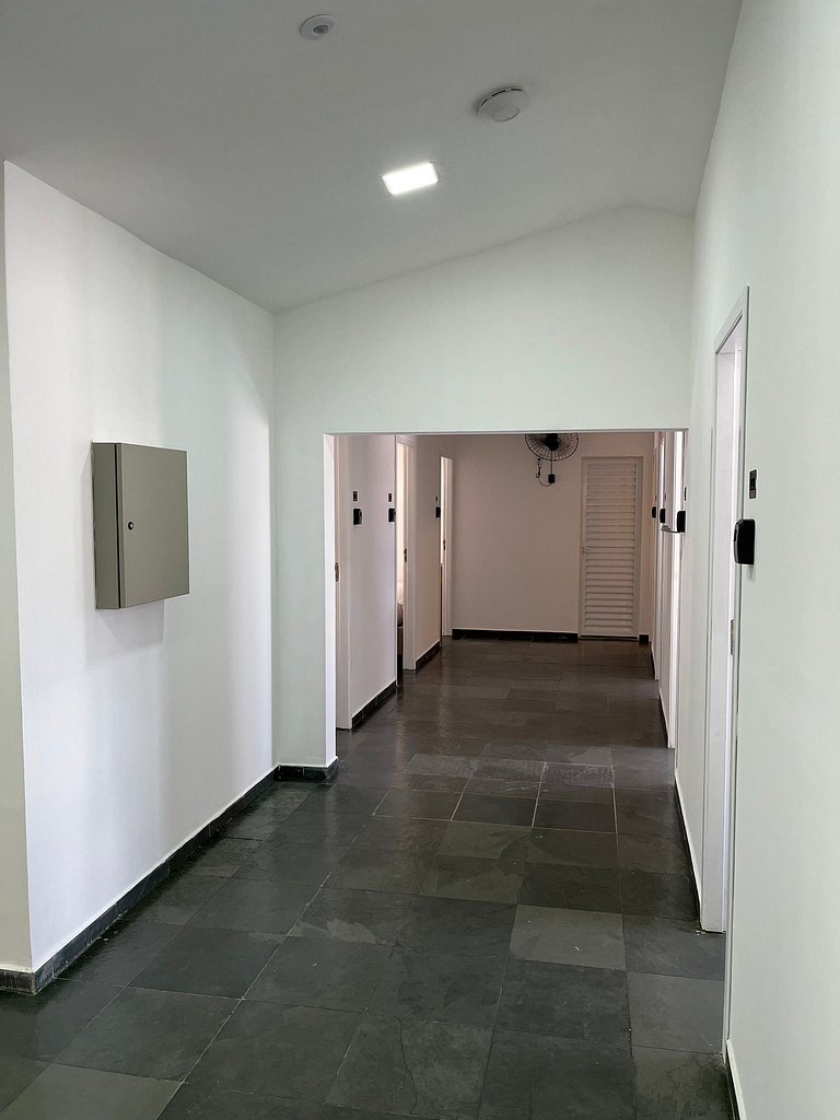 #147 Quarto Individual Confortável e Moderno.