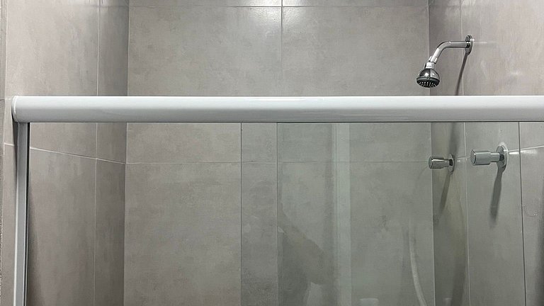 #107 Suíte Titânio, Moderna & Minimalista