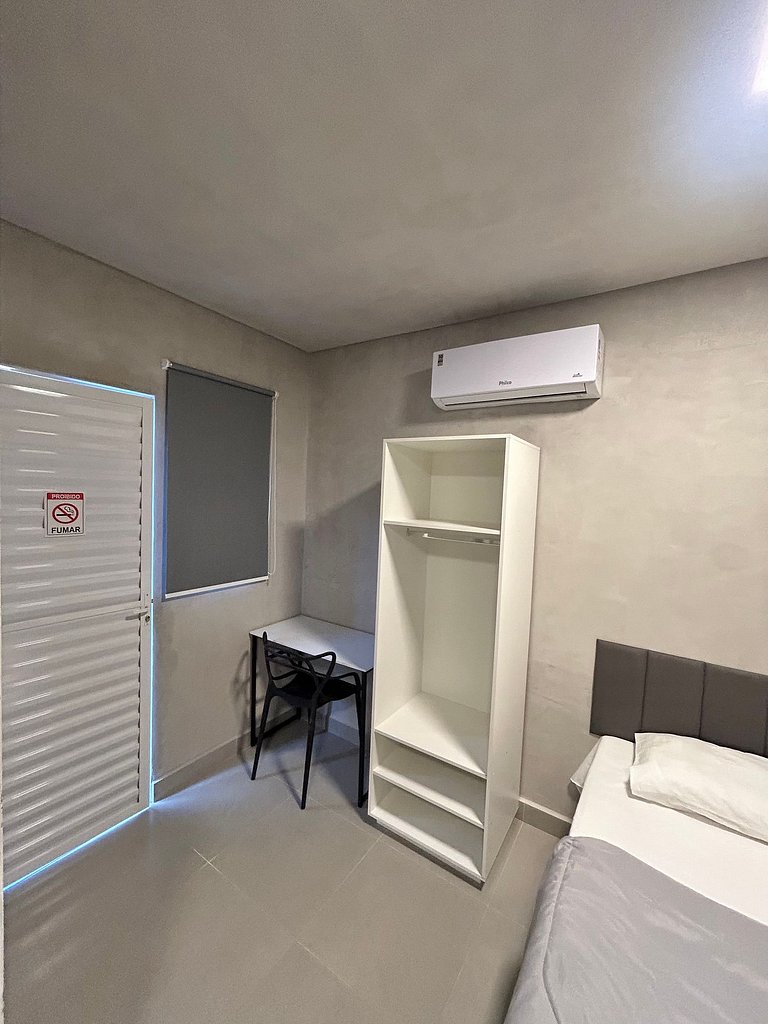 #114 Suíte Bronze Moderno c/ vaga • Centro