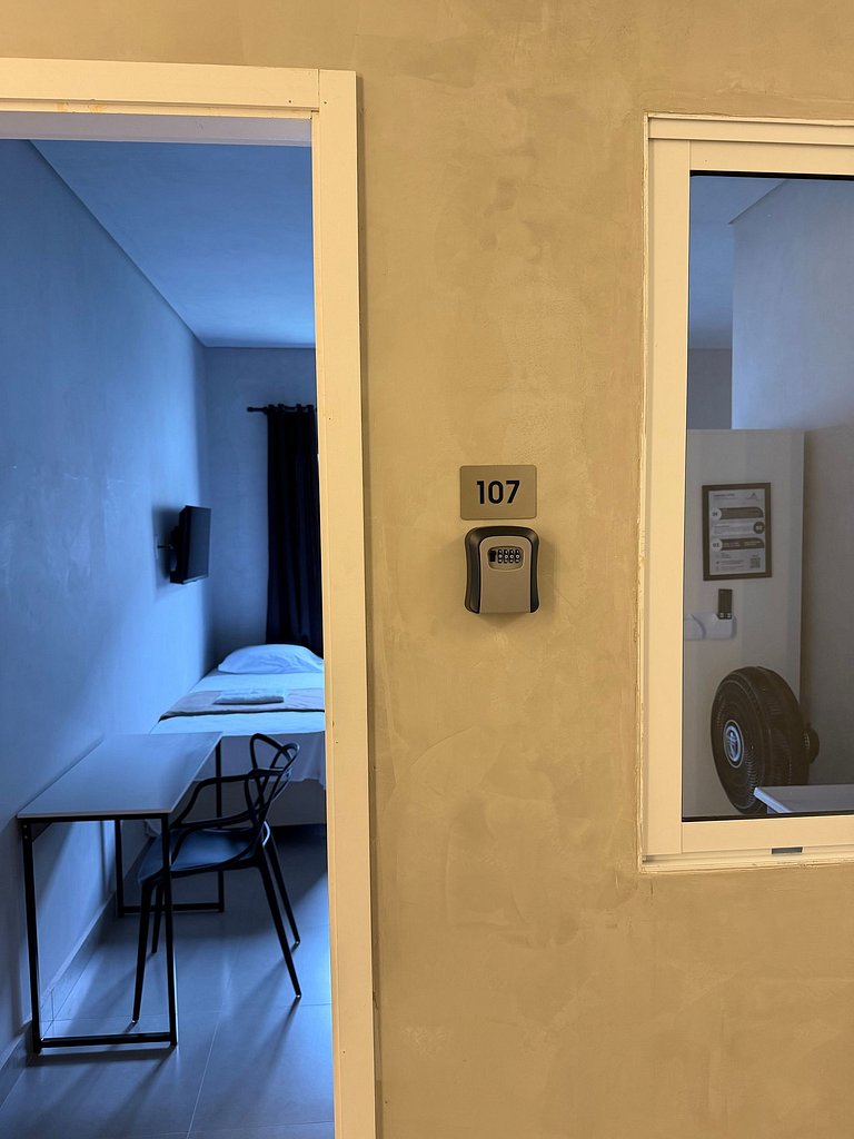 #107 Suíte Titânio, Moderna & Minimalista