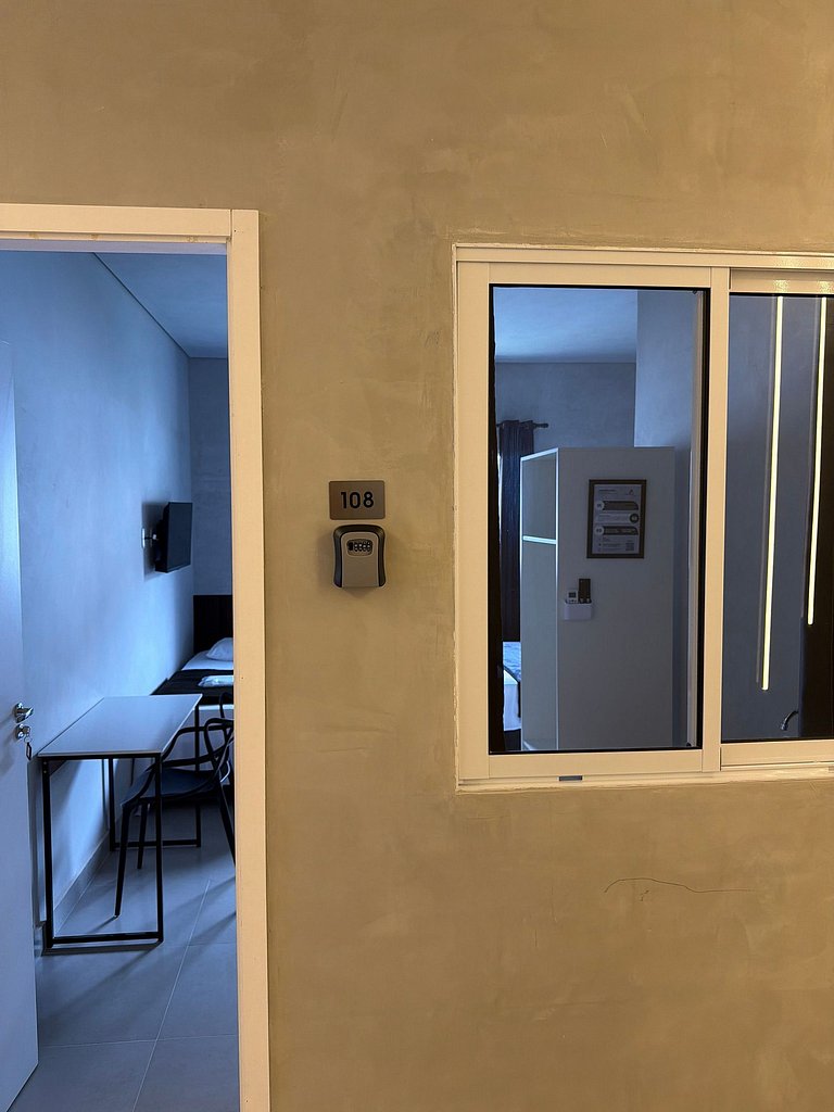 #108 Suíte Basalto Acolhedor c/vaga • Centro