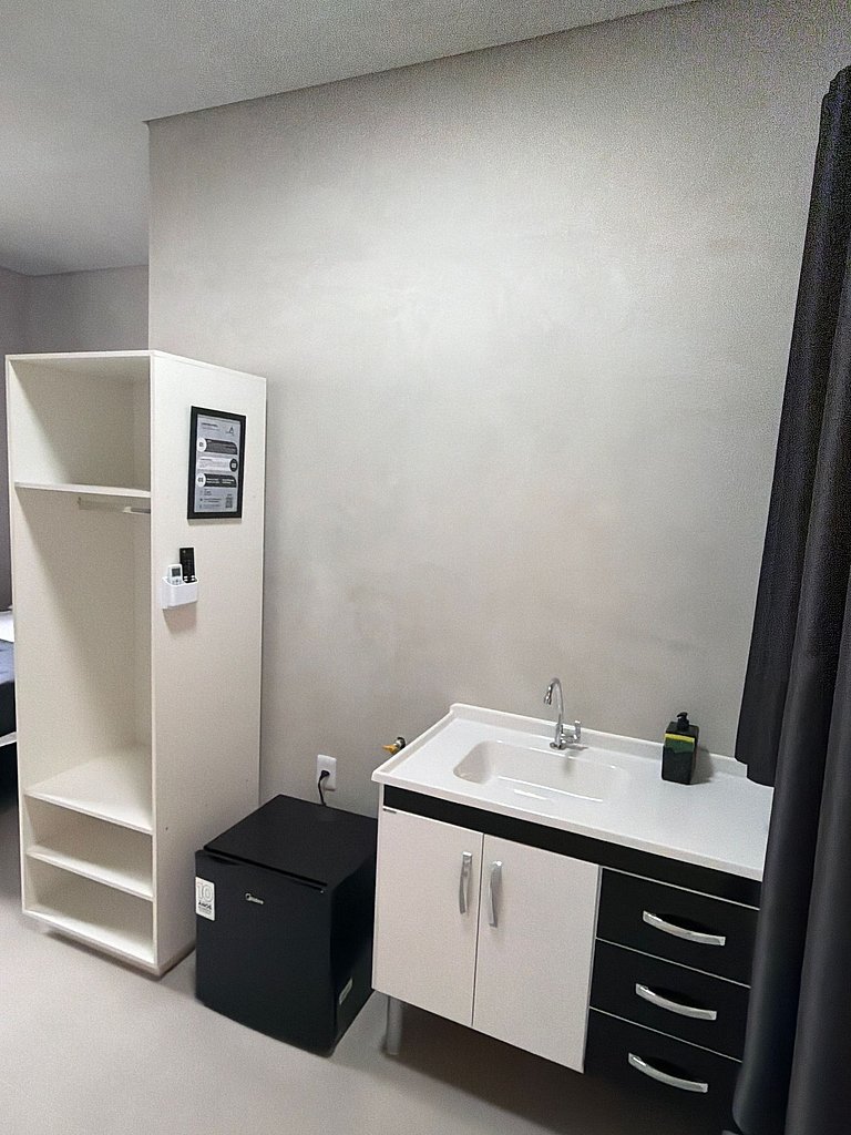 #108 Suíte Basalto Acolhedor c/vaga • Centro