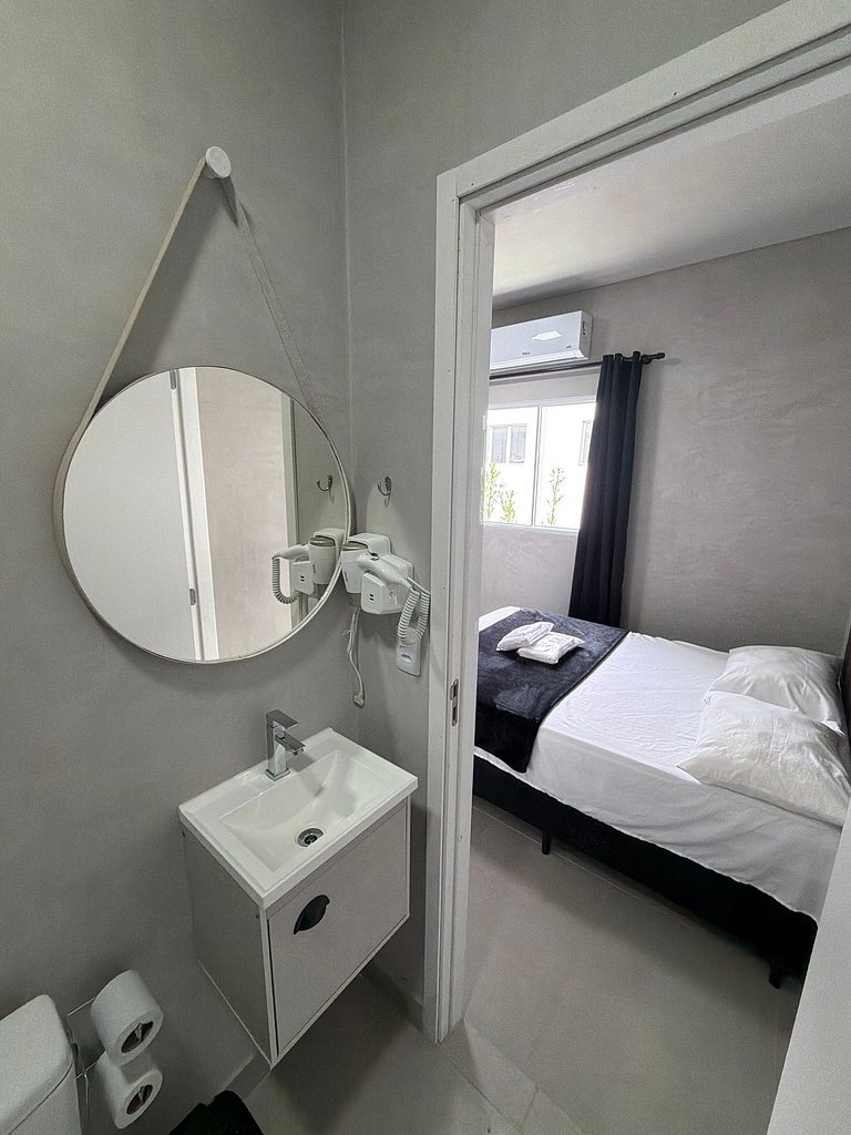 #108 Suíte Basalto Acolhedor c/vaga • Centro