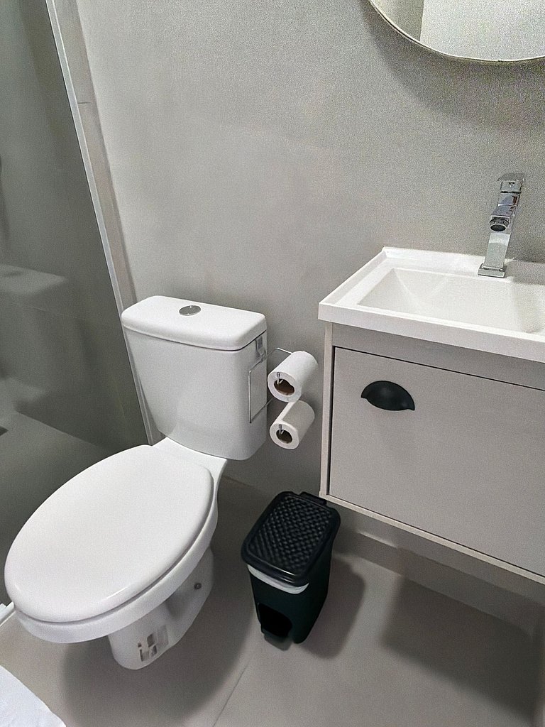 #108 Suíte Basalto Acolhedor c/vaga • Centro