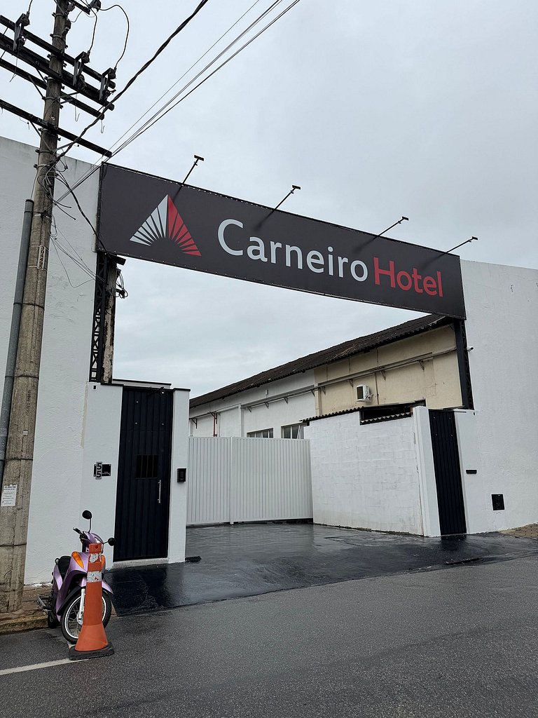 #114 Suíte Bronze Moderno c/ vaga • Centro