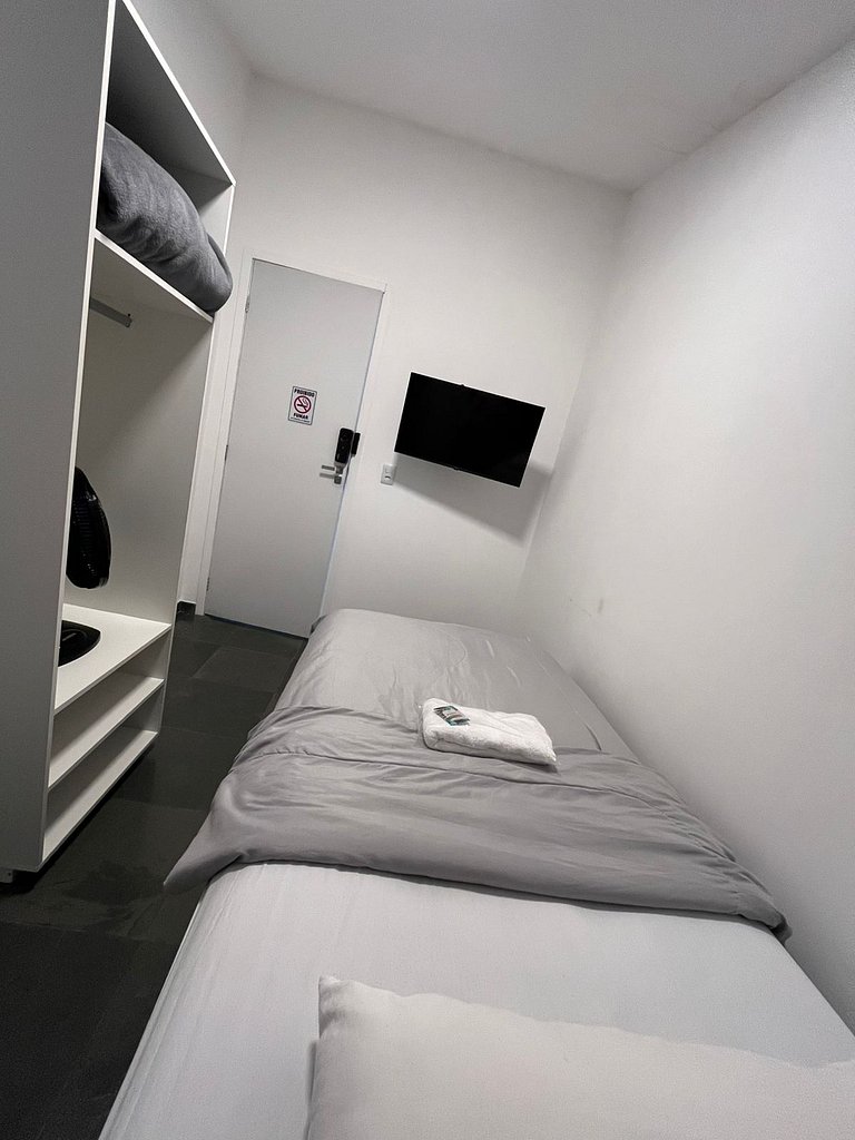 Quarto Individual 143