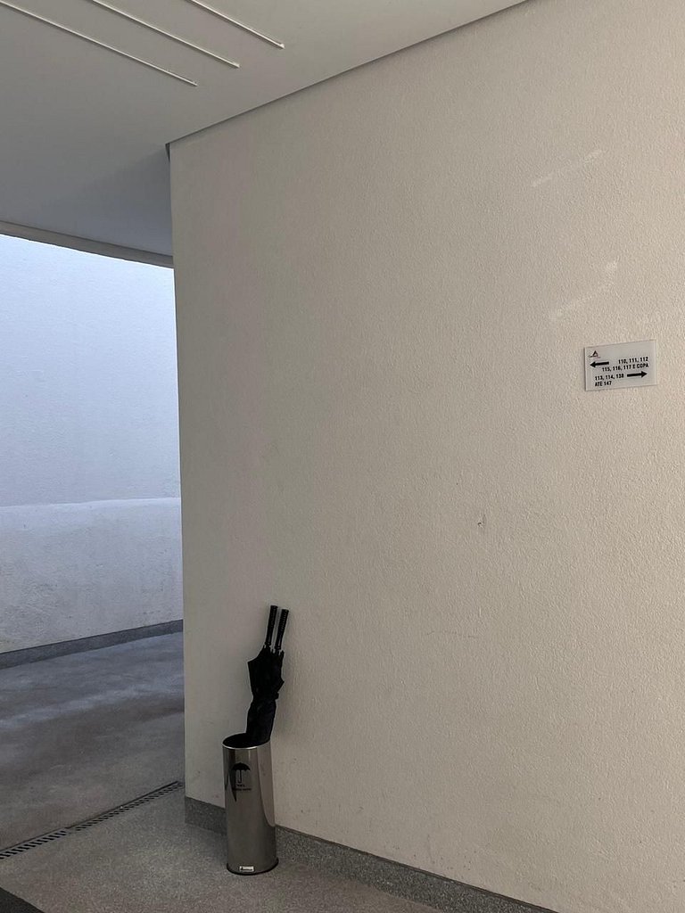 Suíte 111 — Espaçosa com Banheiro Privativo, Wi-Fi