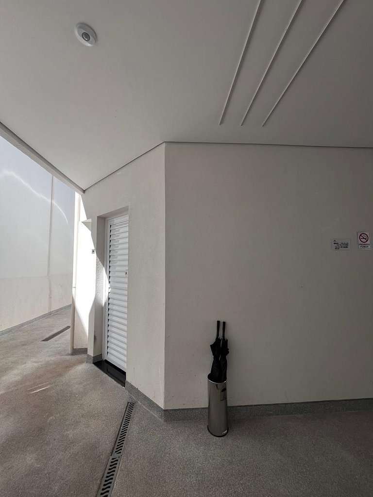 Suíte 111 — Espaçosa com Banheiro Privativo, Wi-Fi