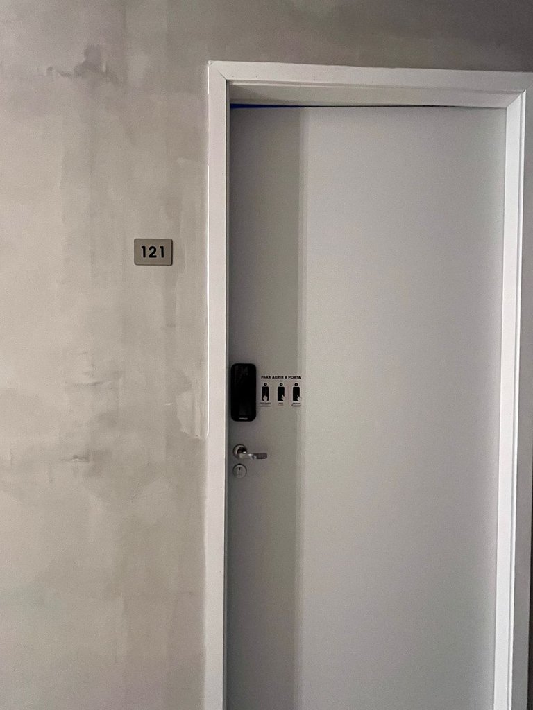 Suíte 121 — Espaçosa com Banheiro Privativo, Wi-Fi
